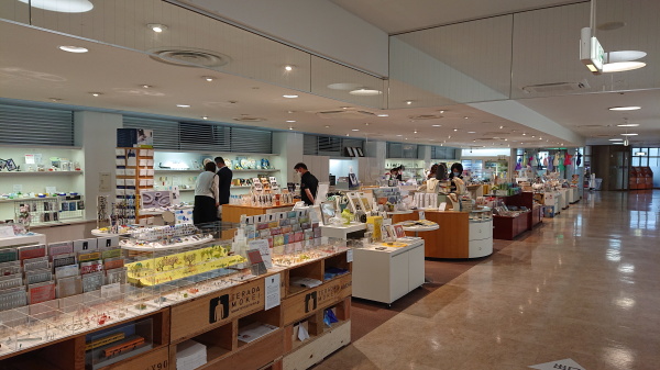 美術館グッズ売り場