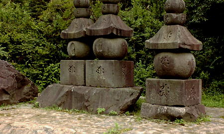 曽我兄弟の墓