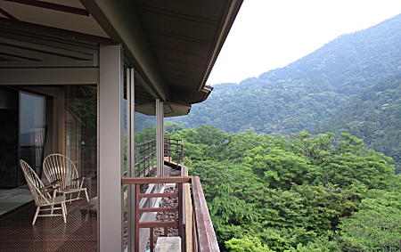 箱根に泊まる